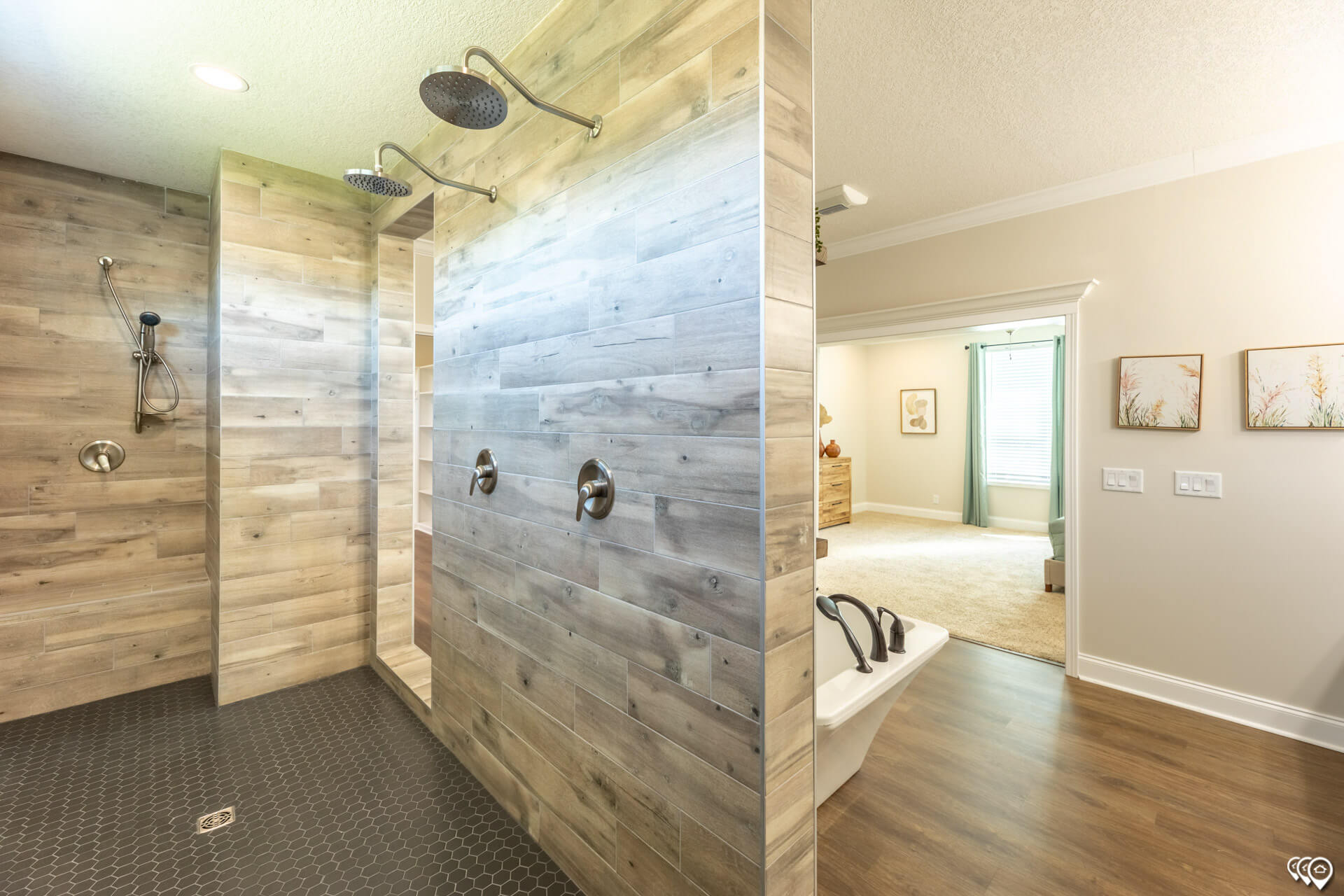 Classic Series DW / Cedar Lake 1023-84-4-32 by Regional Homes of